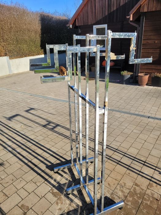 Wieszak(,wieszaki sklepowe) stojak na ubrania 6 ramion