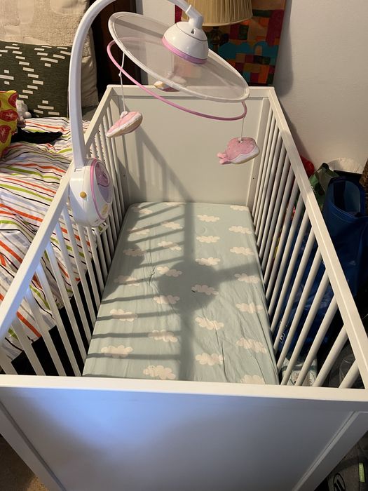Cama de grades branca IKEA