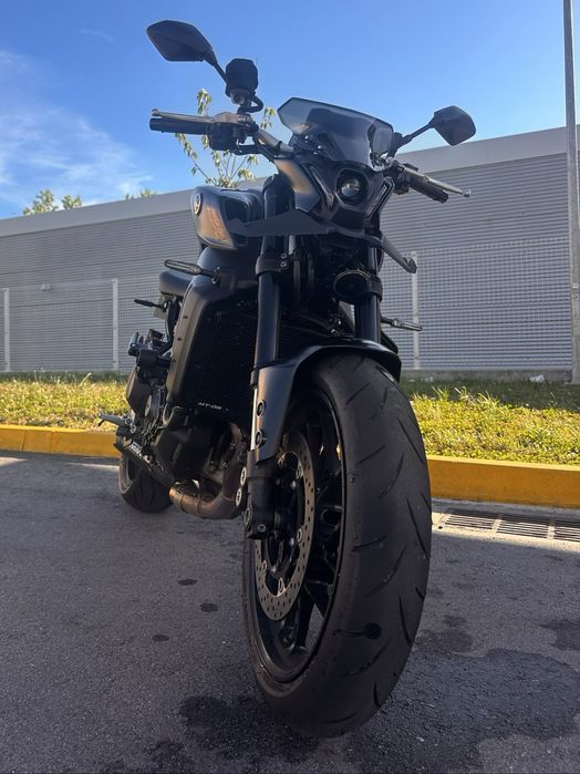 Yamaha MT09 imaculada