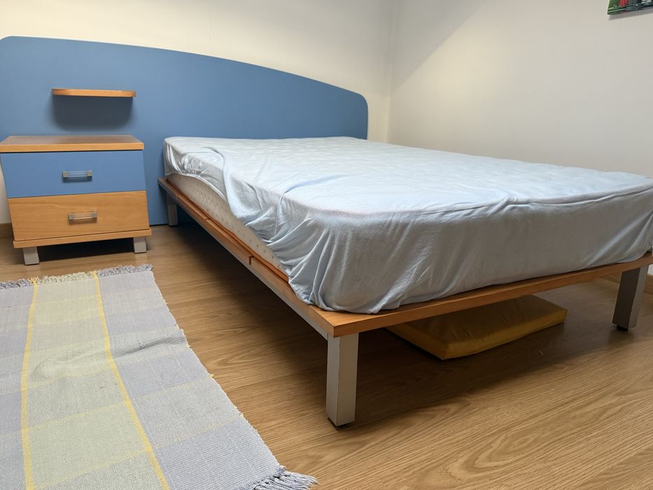 Cama + Colchão de jovem adulto
