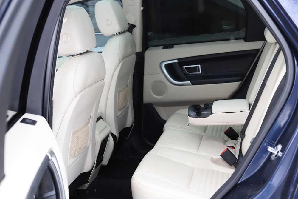 Land rover discovery sport 2016