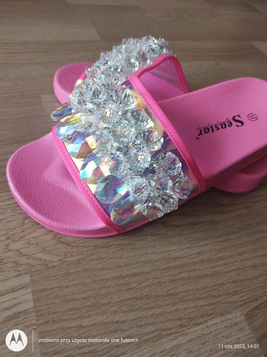 Klapki neon róż 37 kamienie