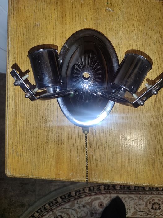 Настінний світильник (бра)