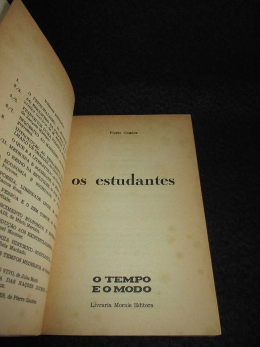 Livro Os Estudantes Pierre Gaudez