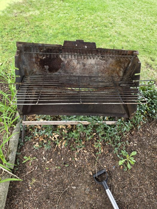 Grill żeliwny ogrodowy