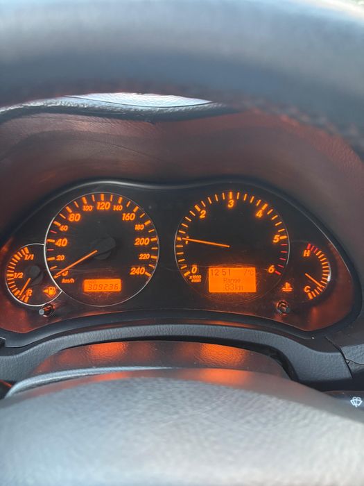 Toyota Avensis 2.0 D-4D | 2007 | Muito bem equipada