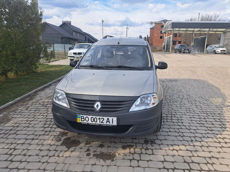 Рено логан MCV 2010року