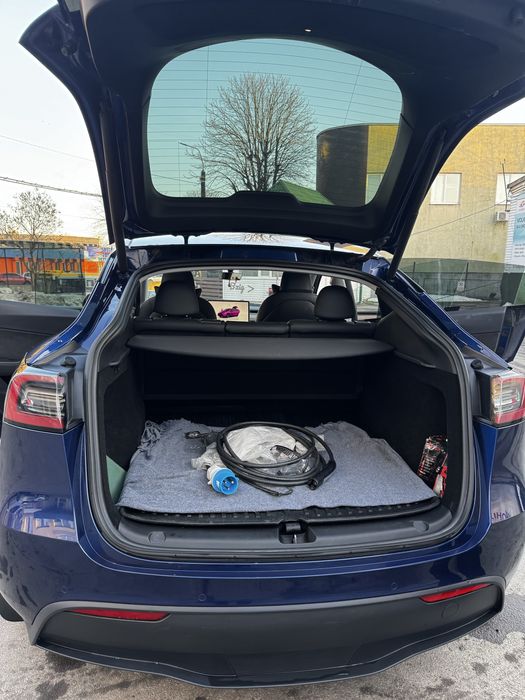 Tesla модель Y 2022 р