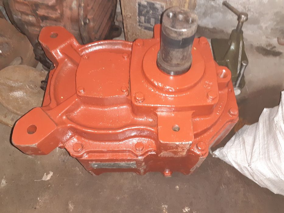 Редуктор  тсн ни.11.12.. горизонтальный Редуктор навозоуборочного тран