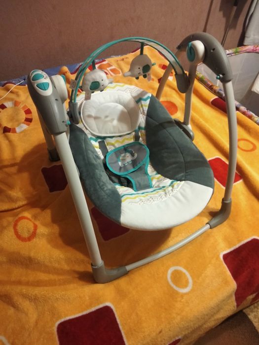 Гойдалка дятяча, заколисувач для немовлят,