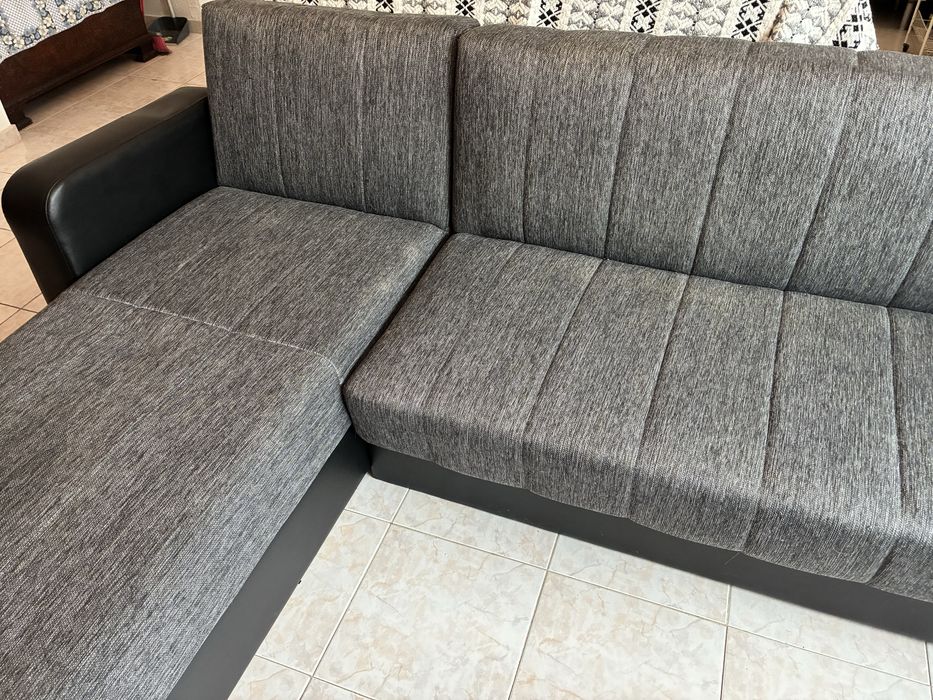 Sofa com chaise longue  e cama