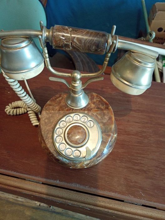 Telefone usado antigo