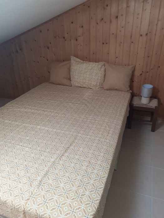 Cama baixa com colchão