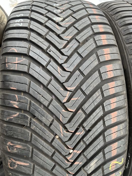 235/45/R19 (Пара) Continental AllSeasonContact