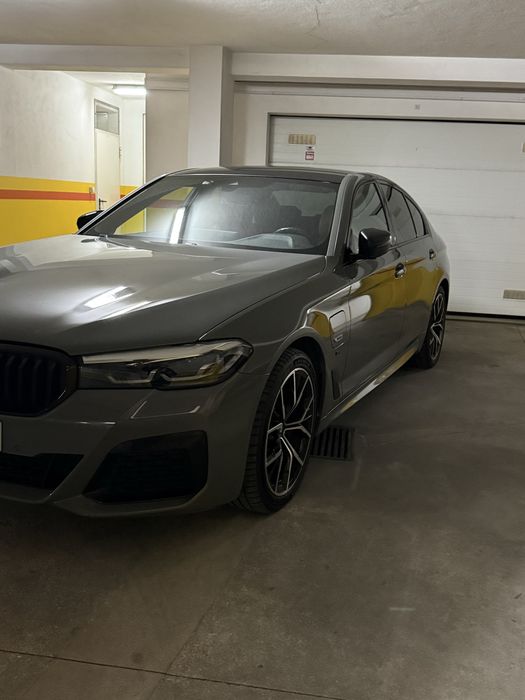 BMW 530e Pack M como novo