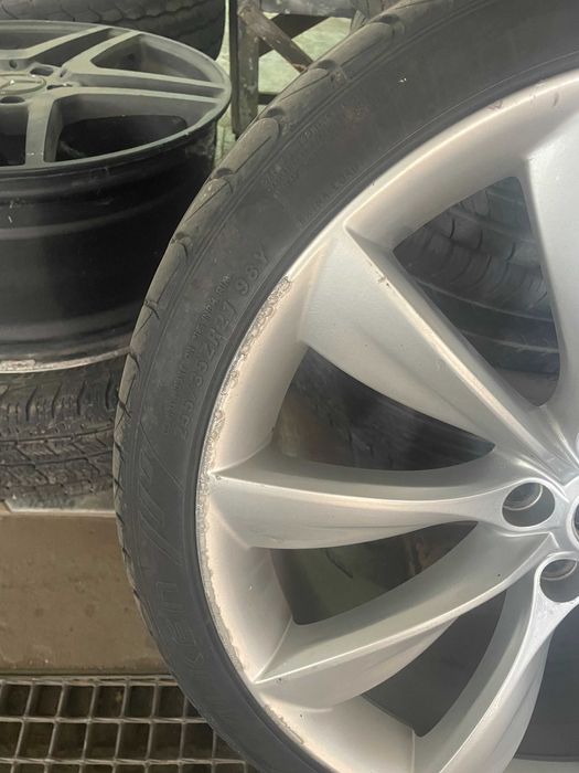 колеса 4шт.до ТЕСЛИ R21 245/45