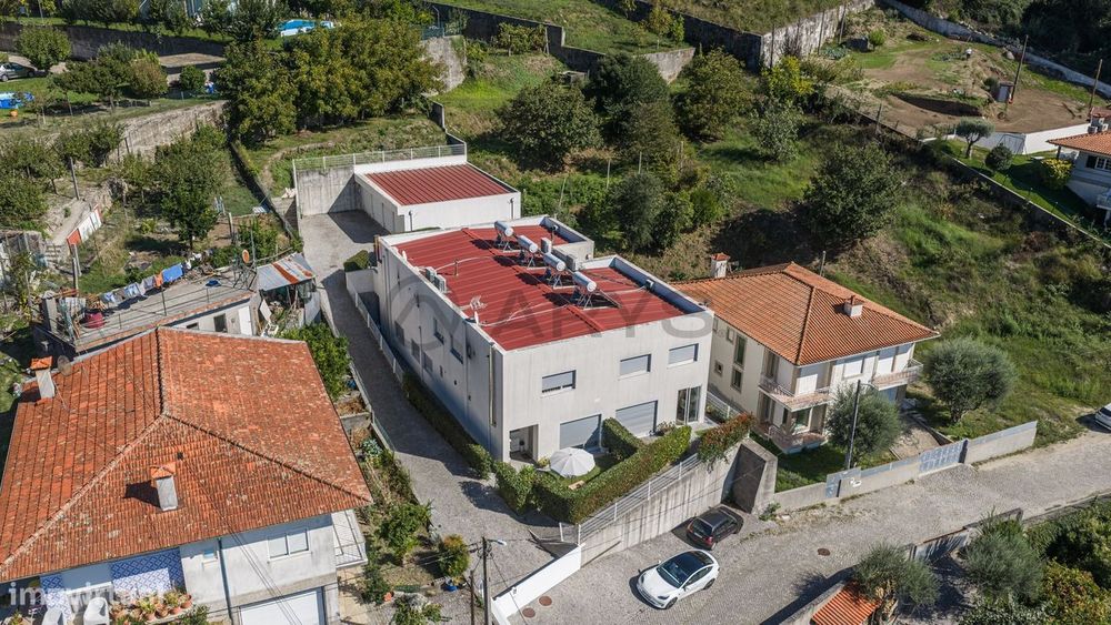 Apartamento T3 com garagem e jardim privativo