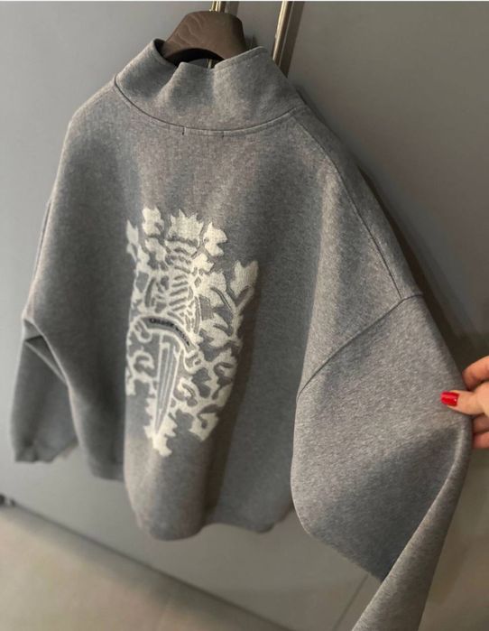 Брендовая толстовка . Унисекс. Как новая!