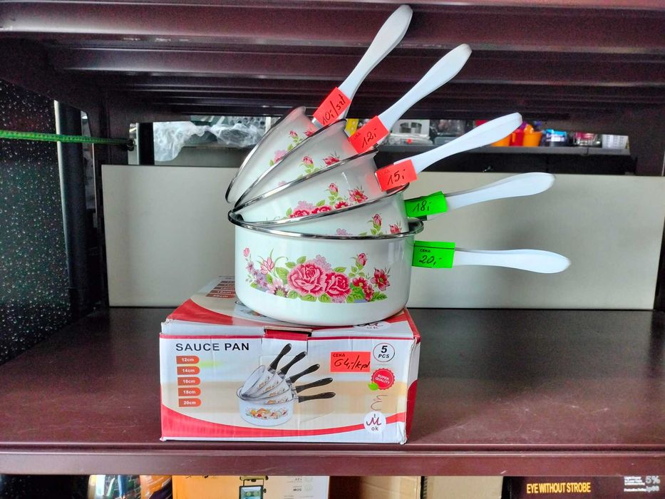 Rondelek emaliowany duży nowy sprawny z wygodną rączka do podgrzewania