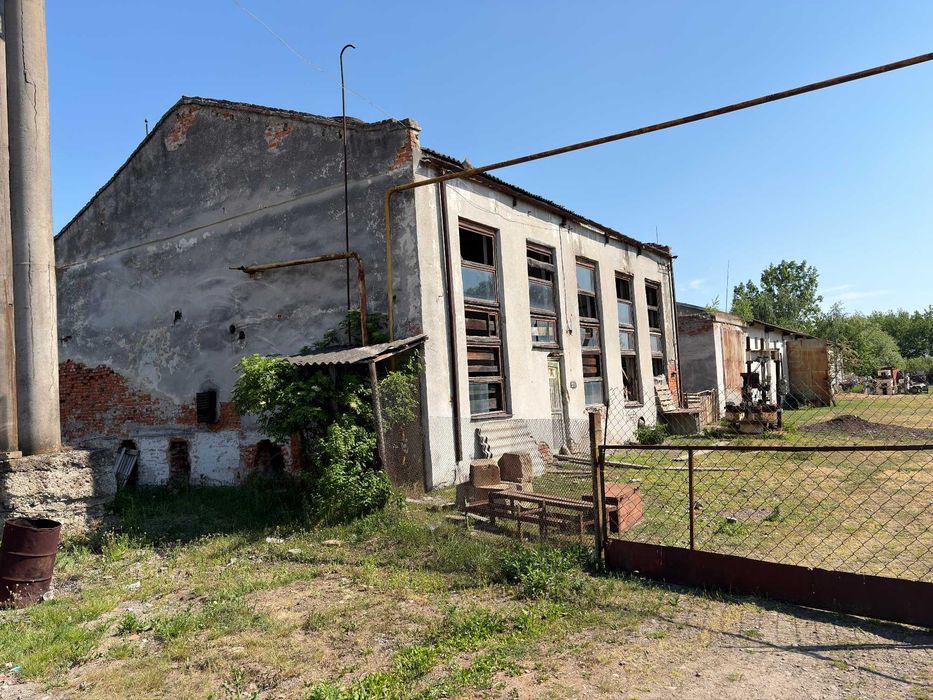 Продам діючий завод, що складається з (групи виробничих будівель та споруд), загальною площею 6 922,5 кв.м. в Стрийському районі