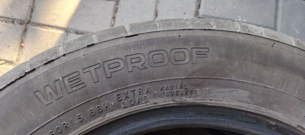 opony letnie Nokian 185/60 R15 – bieżnik 6,5 mm