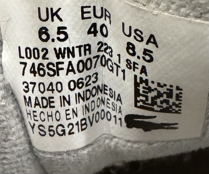 Продам кеди Lacoste