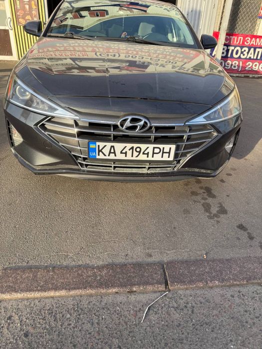 Оренда авто Hyundai Elantra 2020. р.в., газ/бензин, автомат, 2л