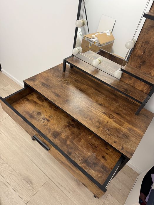 Toaletka do makijażu