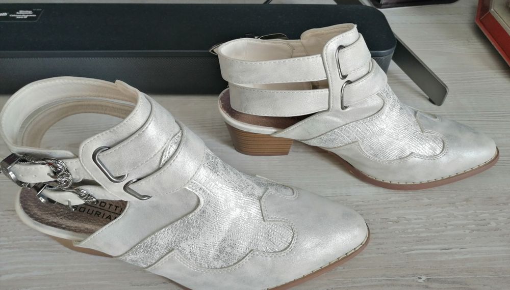 Buty La Bottine Souriante