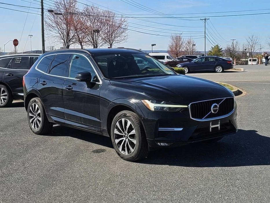Volvo XC60 B5 Plus Dark Theme      2023