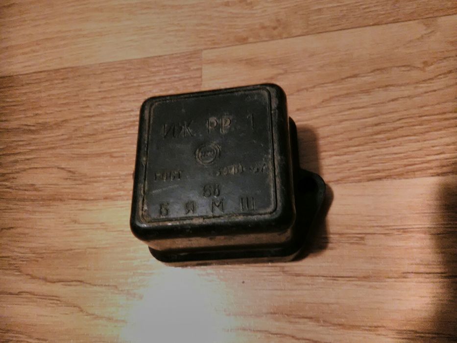 На ИЖ крышка реле