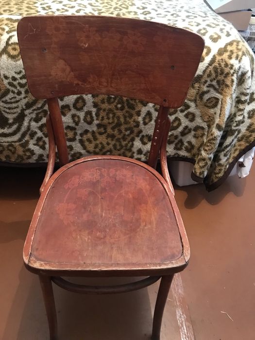 Стілець ретро. З натуральної дереви.