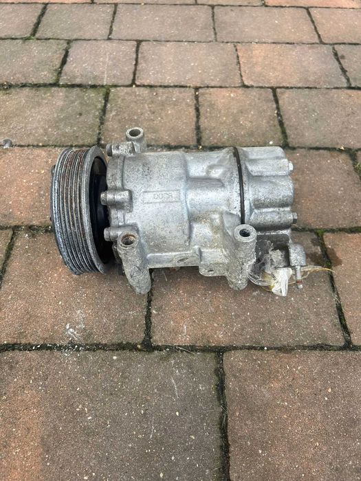 Sprężarka kompresor klimatyzacji 82005.61276 Renault Laguna III Trafic