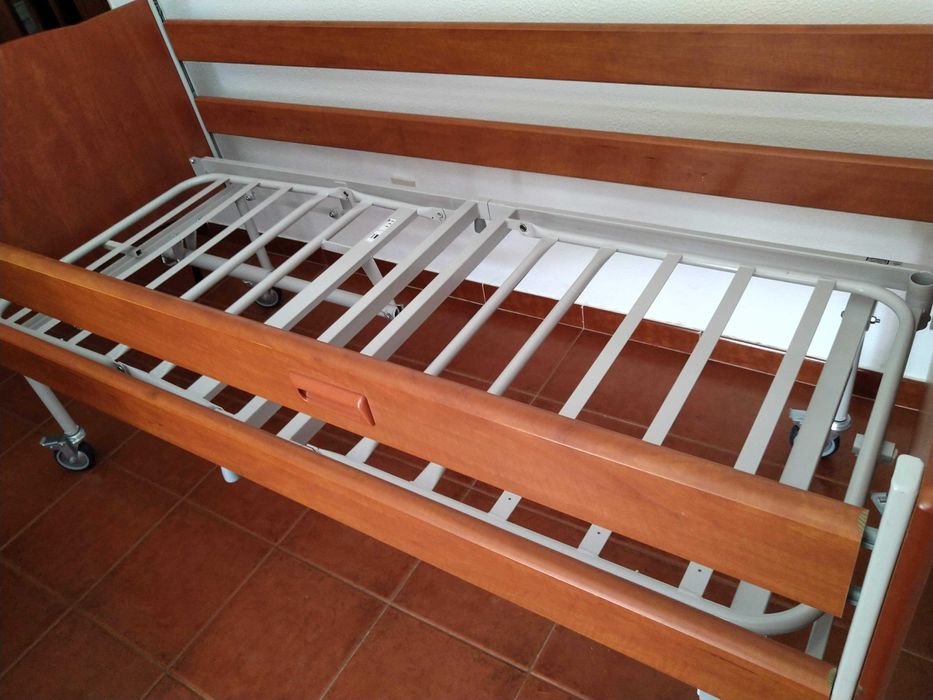 Cama Articulada Manual Invacare Sonata