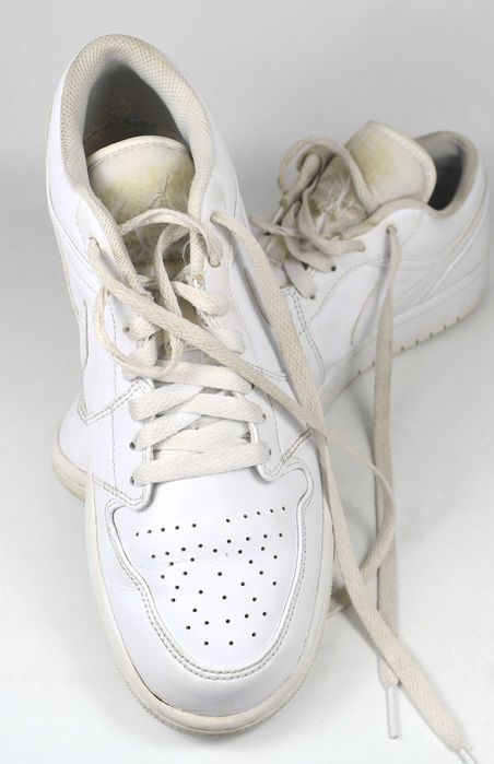 Używane Sneakersy Nike Air Jordan 1 Low 553558  roz. 44