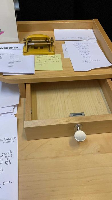 Secretaria para computador em faia