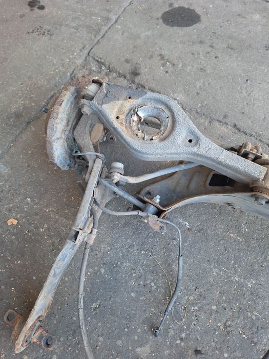 Belka tył Kia Ceed I hatchback zawieszenie belka tylna