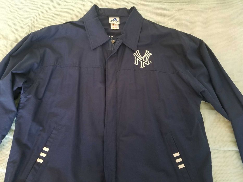 Casaco, com muito pouco uso,da ADIDAS, dos NEW YORK YANKEES, tamanho L