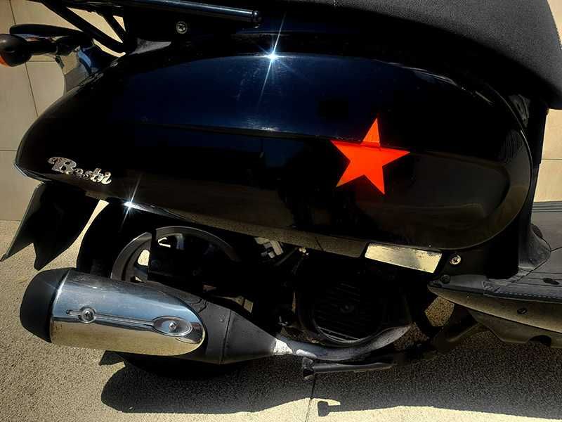 Moto Scooter "clássica" Besbi 125 cc em muito bom estado