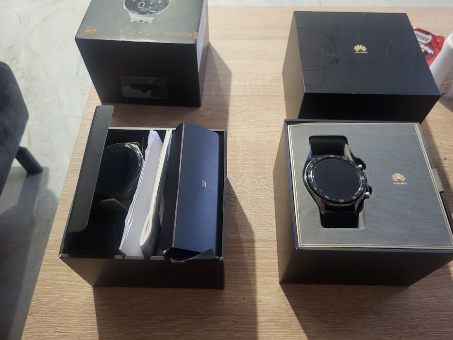 Sprzedam dwa zegarki  używane .