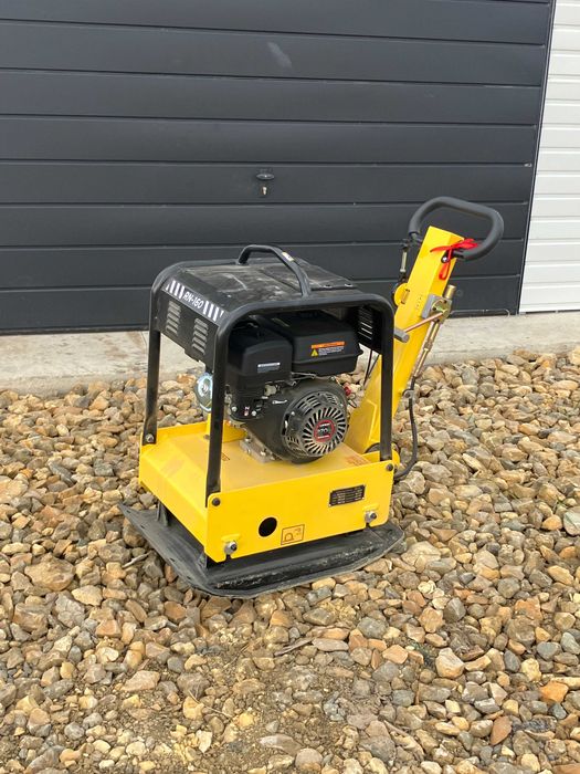 Zagęszczarki , stopa ubijakowa -WYNAJEM