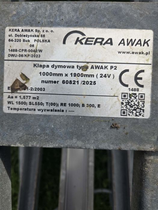 Świetlik klapa dymna elektryczna