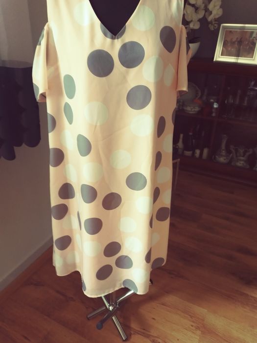 Sukienka prosta grochy lato 40 luzna