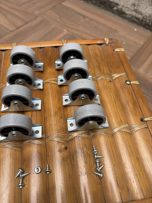 Rodas 4cm diametro p afixar