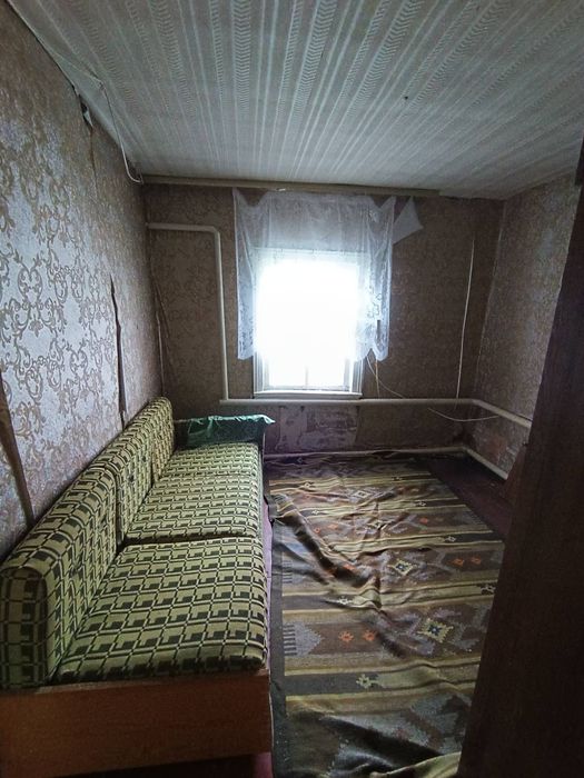 Продаж пів будинку з земельною ділянкою в центрі Яготина