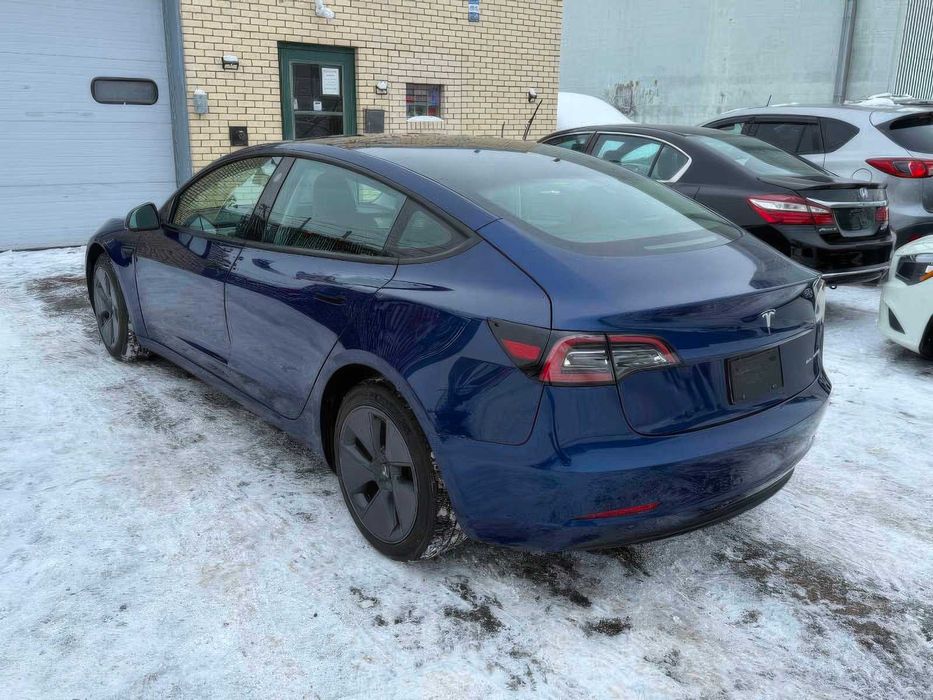 Tesla Model 3 Long Range      2023