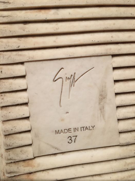 Продам женские ботинки Giuseppe Zanotti