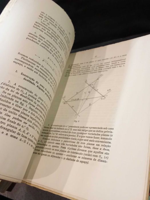 Multiplicações vectoriais associativas e modulares - Manuel G. Miranda