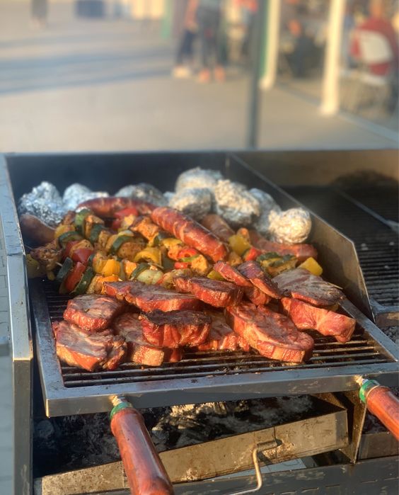 Grill dla firm/ Obsługa Imprez/Grill integracyjny/ Impreza plenerowa