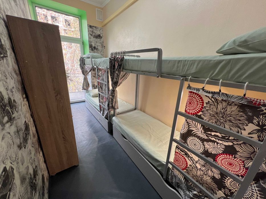 Аренда койко-места в 4х местной комнате, м.Лукьяновка, ТЕПЛО и СВЕТ!